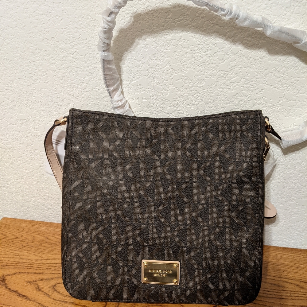 Michael kors crossbody bag